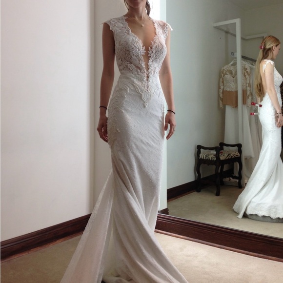 Elegant Backless Lace Berta Wedding Dress - Picture 6 of 6
